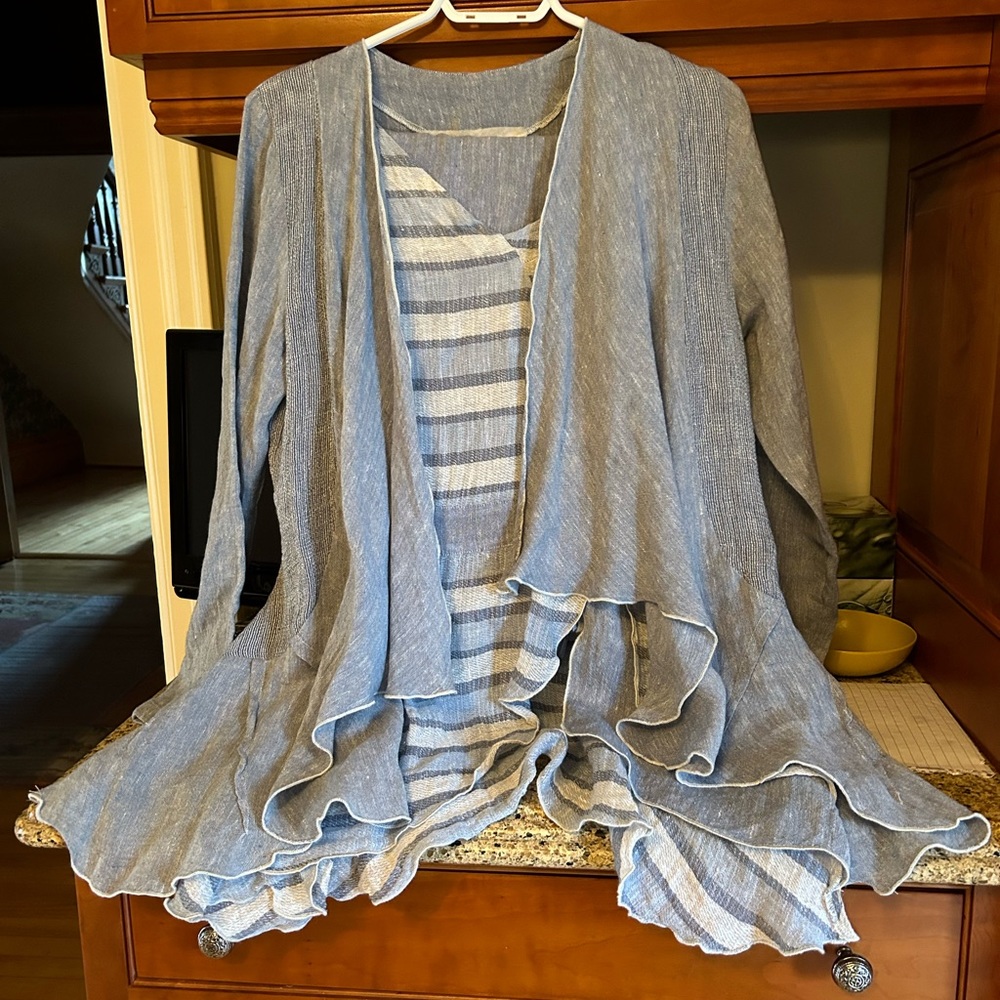 Marilu Moda Italian linen, layered pants suit, very flowy and relaxed fit